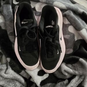 Nike Women's Black and Light Pink Sneakers